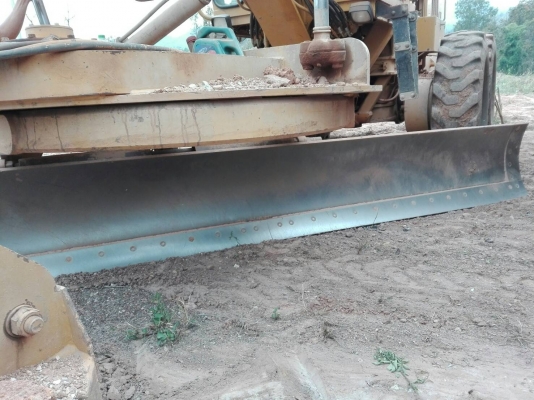 รถเกรด 12 H ใบมีด 14 ฟุต 145 แรงม้าราคา 2,000,000 รถกทม.