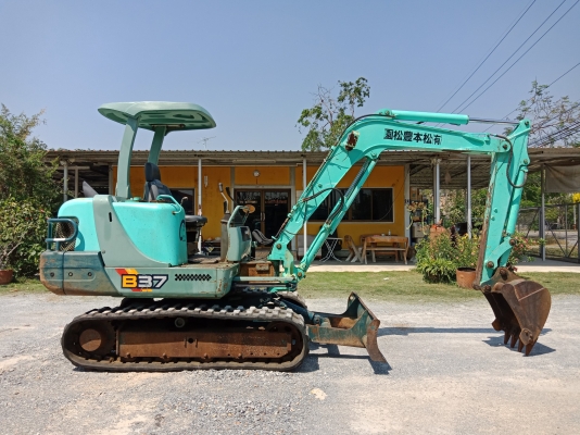 ขาย รถขุด YANMAR B37-2A นำเข้าจากญี่ปุ่น โทร.090-986-2521 อ๊อบ ขาย รถขุด YANMAR B37-2A นำเข้าจากญี่ปุ่น โทร.090-986-2521 อ๊อบ