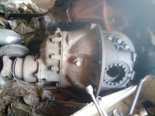 เฟืองท้ายอีซูซุ200นอกลูกหน้ามีเสื้อกับเพลาข้าง