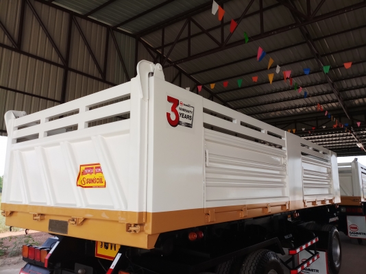 ขายครับ hino 344แรงม้า ปี57megaตัวสุดท้ายรถสวยจัดพร้อมใช้งาน  บรรทุกของได้31.5ตันโทร089-7088772หรือ099-1425353