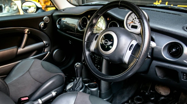 ขาย Mini Cooper R50 ปี 2004 สีม่วง เครื่องยนต์ 1,600cc เกียร์ออโต้ 4 สปีด