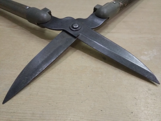 กรรไกรตัดหญ้า กรรไกรตัดหญ้า