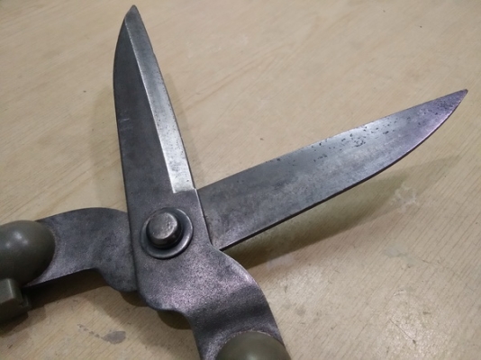 กรรไกรตัดหญ้า กรรไกรตัดหญ้า