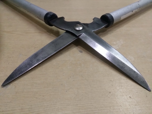 กรรไกรตัดหญ้า