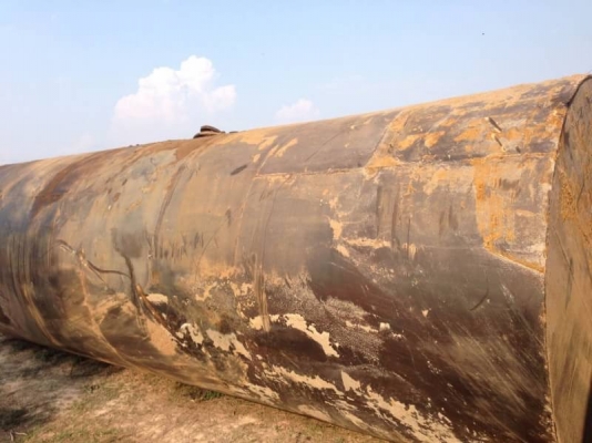 มี 7 ถัง ถังละ 98,000 บาท ถังน้ำมันขนาด 20,000 ลิตร  ยาว 6.2 เมตร สูง 2.1 เมตร  (เพิ่งเอาขึ้นมาจากพื้นดิน ปั้ม ปตท .สกลนคร)   สินค้า อยู่ จ.สกลนคร โทร 0610710295