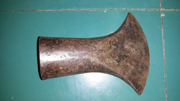 ขวานขวานขุด ขวานถาก งานเก่าโบราณงานเก่าเหล็กมันเงาคม ขวานขวานขุด ขวานถาก งานเก่าโบราณงานเก่าเหล็กมันเงาคม