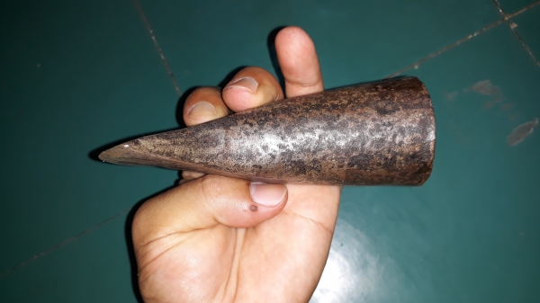 ขวานขวานขุด ขวานถาก งานเก่าโบราณงานเก่าเหล็กมันเงาคม