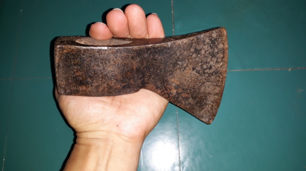 ขายหัวขวานเก่าทรงสวยหน้ากว้าง