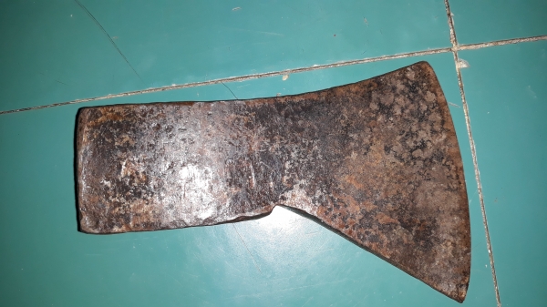 ขายหัวขวานเก่าทรงสวยหน้ากว้าง