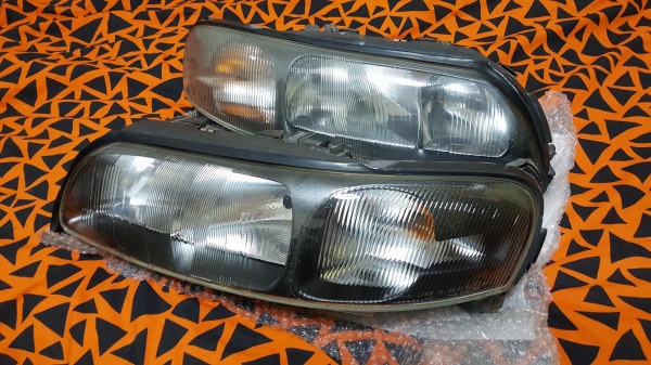 ไฟหน้า Volvo S60 S80 V70 XC70 สินค้านำเข้าญี่ปุ่น