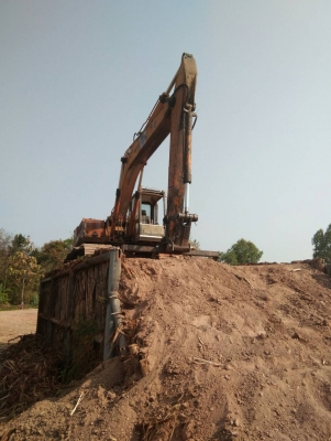 ขาย แบคโฮค KOMATSU PC200-3 เอกสารใบซื้อขาย รถใช้งานอยู่ เครื่องดี ช่วงล่างเต็ม