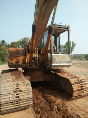 ขาย แบคโฮค KOMATSU PC200-3 เอกสารใบซื้อขาย รถใช้งานอยู่ เครื่องดี ช่วงล่างเต็ม