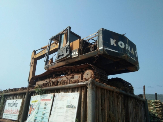 ขาย แบคโฮค KOMATSU PC200-3 เอกสารใบซื้อขาย รถใช้งานอยู่ เครื่องดี ช่วงล่างเต็ม