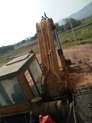 ขาย แบคโฮค KOMATSU PC200-3 เอกสารใบซื้อขาย รถใช้งานอยู่ เครื่องดี ช่วงล่างเต็ม