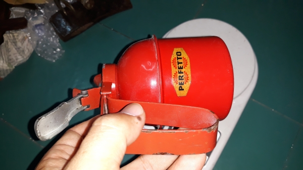 ขายกาหยอดน้ำมันPERFETTO C300 MADE IN ITALY.งานเก่าเก็บ