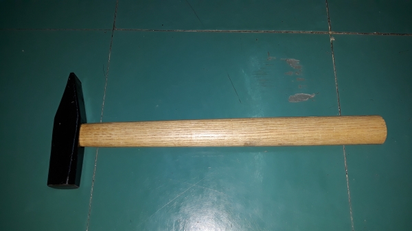 ขายค้อนตีกิ๊ปขนาด300กรัม GDR.  MADE IN GERMANY.ใหม่เก่าเก็บ