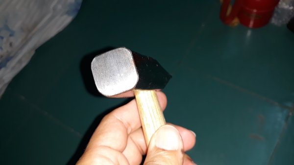 ขายค้อนตีกิ๊ปขนาด300กรัม GDR.  MADE IN GERMANY.ใหม่เก่าเก็บ