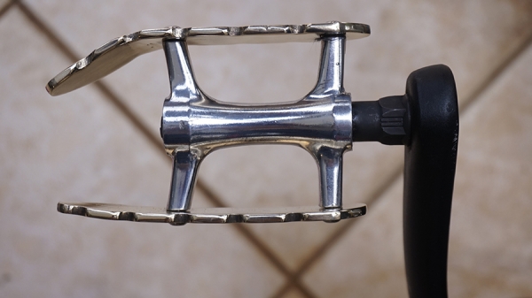 บันไดจักรยาน ทองเหลือง