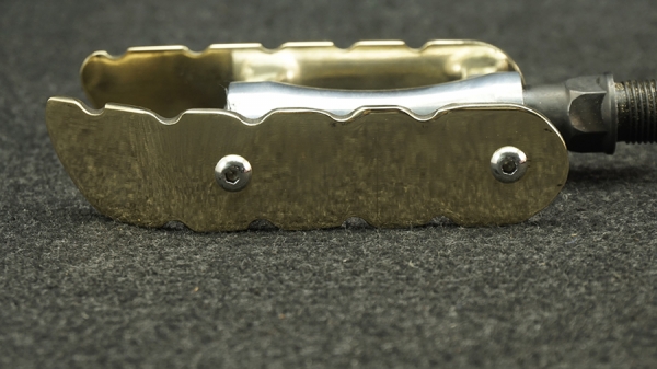 บันไดจักรยาน ทองเหลือง