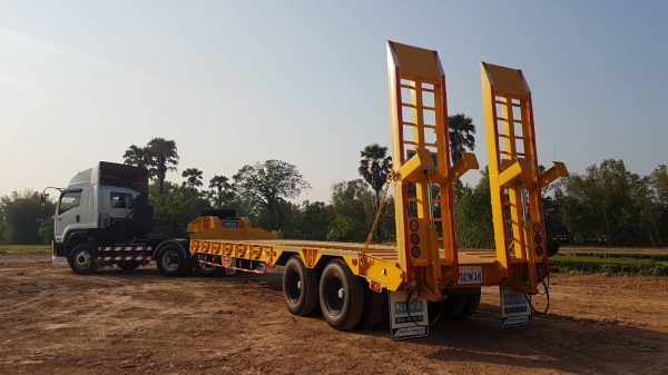 ขาย หัวลาก ISUZU 360 แรงม้า ปี 56 พร้อมหางโรเบตสองเพลาของใหม่ สภาพสวยพร้อมใช้งาน พร้อมแยกขายหัวหาง เ ขาย หัวลาก ISUZU 360 แรงม้า ปี 56 พร้อมหางโรเบตสองเพลาของใหม่ สภาพสวยพร้อมใช้งาน พร้อมแยกขายหัวหาง เ