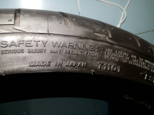 285/30R19  BRIDGESTONE POTENZA S-001 Made in Japan  ปี16  มี 1 เส้น   โทร.081-427-3941   ไอดีไลน์:  0814273941