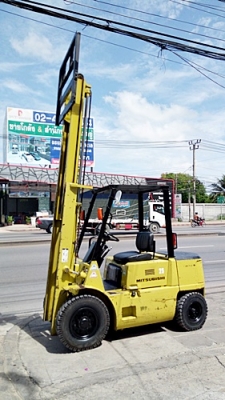 ขายรถยกมิตซูบิชิ 2.5 ตัน เครื่องดีเซล กระบอกคู่ เสาสูง 3 เมตร พวงมาลัยเพาเว่อร์  สีเดิมจากนอก นำเข้าจากญี่ปุ่น ใช้งานได้ทันที ราคา210000