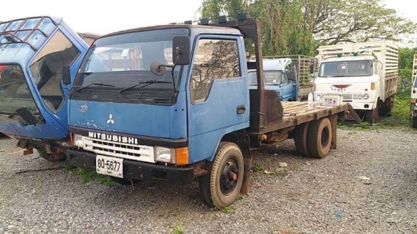 เหลือ 10 คันขายเหมา 1,200,000 บาท รวมมิตร 4 ล้อ -6 ล้อ สภาพพร้อมใช้ เอกสารเล่มทะเบียน   รถอยู่ แจ้งวัฒนะ โทร 0610710295  1.ISUZU NKR66E เครื่องติดแก๊ส 1JZ 2500 CC. เกียร์ออโต้   2.รถ4ล้อกลาง ISUZU NKR69E หัวสวยคัดซีดี กะบะคอกแซง กว้าง 1.77 ม. ยาว 3.15 ม.