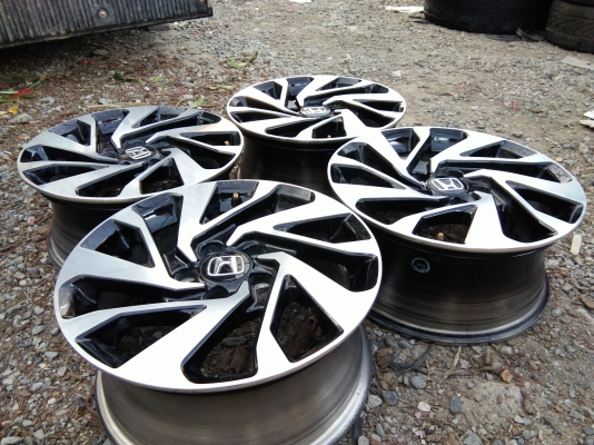 ขายแม็กถอดป้ายแดง Honda civic ขอบ16 สวยใสไร้ตำหนิ ชุดละ 6500 บาท ขายแม็กถอดป้ายแดง Honda civic ขอบ16 สวยใสไร้ตำหนิ ชุดละ 6500 บาท
