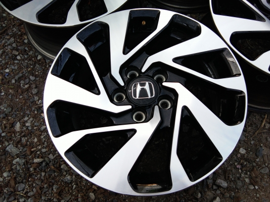 ขายแม็กถอดป้ายแดง Honda civic ขอบ16 สวยใสไร้ตำหนิ ชุดละ 6500 บาท ขายแม็กถอดป้ายแดง Honda civic ขอบ16 สวยใสไร้ตำหนิ ชุดละ 6500 บาท