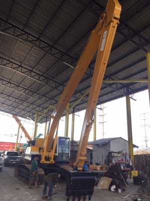Komatsu PC200LC-5 รถสภาพดี พร้อมใช้งาน ใส่บูมยาวใหม่ สนใจติดต่อ0813553478(คุณโย)