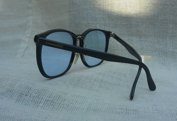 แว่นตาผู้ดีอังกฤษ ยุค '90s โมเดลคลาสสิค 'สี่เหลี่ยม - มน' Vintage CAMBRIDGE handmade แว่นตาผู้ดีอังกฤษ ยุค '90s โมเดลคลาสสิค 'สี่เหลี่ยม - มน' Vintage CAMBRIDGE handmade