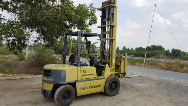 ขายด่วนรถยกMITSUBISHI FG30-18 ยก3ตันเพาเวอรเสาสูง5เมตรยกให้ดูของหนัก3ตันสบายๆๆจริงๆรถนอกนำเข้ายังไม่เคยใช้งานในเมืองไทยเลย