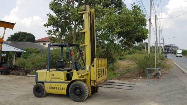 ขายด่วนรถยกMITSUBISHI FG30-18 ยก3ตันเพาเวอรเสาสูง5เมตรยกให้ดูของหนัก3ตันสบายๆๆจริงๆรถนอกนำเข้ายังไม่เคยใช้งานในเมืองไทยเลย