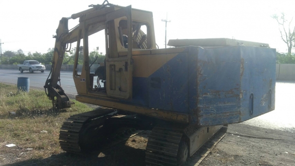 ขายKomatsu Pc100-2พร้อมหัวแย็ก สภาพสวยพร้อมใช้ ติดต่อคุณอ๊อฟ พิจิตร 086-737-9991