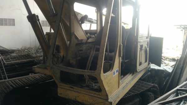 ขายKomatsu Pc100-2พร้อมหัวแย็ก สภาพสวยพร้อมใช้ ติดต่อคุณอ๊อฟ พิจิตร 086-737-9991