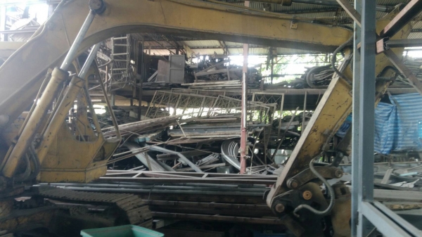 ขายKomatsu Pc100-2พร้อมหัวแย็ก สภาพสวยพร้อมใช้ ติดต่อคุณอ๊อฟ พิจิตร 086-737-9991