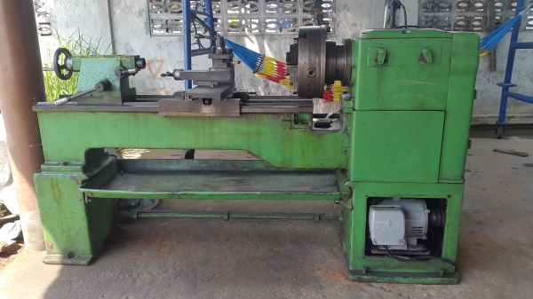 เครื่องกลึง 6 ฟุต 3 เพลา เกียร์บล็อก พร้อมใช้งาน สวยๆๆ 78,000 ด่วนๆๆๆ