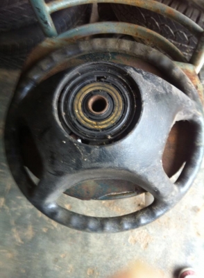 พวงมาลัย Mercedes Benz