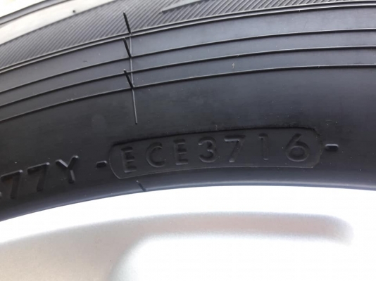 ขายล้อแม็ก revo 17"&times;7.5" et30 6รู139.7 พร้อมยางปี16สนใจติดต่อร้าน ก.เจริญการยางครับ 081-3747940