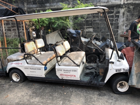 ขายด่วน รถกอล์ฟ 6 ที่นั่งพร้อมอุปกรณ์ มอเตอร์ ครบ ไม่มีแบตเตอรี่ ขายตามสภาพ 28000