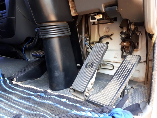 Isuzu 320 แรง แม็คโหลด จดปี พย.49 แม่เดี่ยวดัมพ์อู่ซุ่นชัย มีระบบลากและยิงดัมพ์ลูก รถสวยเดิม ไมล์สองแสนแท้ ยางดี พร้อมใช้งาน