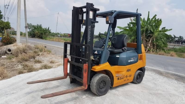 ขายด่วนรถยกTOYOTA7FG25ยก2.5ตันเสาสูง3เมตรยกจริงได้ถึง2.7ตันรถนอกนำเข้ายังไม่เคยใช้งานในเมืองไทยเลย