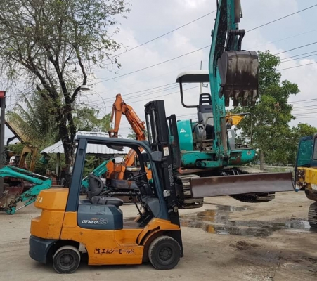 ขายด่วนรถยกTOYOTA7FG25ยก2.5ตันเสาสูง3เมตรยกจริงได้ถึง2.7ตันรถนอกนำเข้ายังไม่เคยใช้งานในเมืองไทยเลย