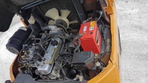 ขายด่วนรถยกTOYOTA7FG25ยก2.5ตันเสาสูง3เมตรยกจริงได้ถึง2.7ตันรถนอกนำเข้ายังไม่เคยใช้งานในเมืองไทยเลย