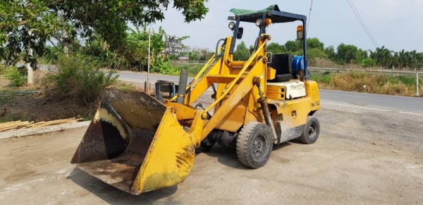 ขายด่วนรถตักยกTOYOTA4FG1.0ตักยก1ตันยกสูง2.8เมตรรถนอกเพื่งนำเข้ามายังไม่เคยใช้งานในเมืองไทยเลย