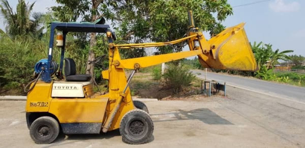 ขายด่วนรถตักยกTOYOTA4FG1.0ตักยก1ตันยกสูง2.8เมตรรถนอกเพื่งนำเข้ามายังไม่เคยใช้งานในเมืองไทยเลย