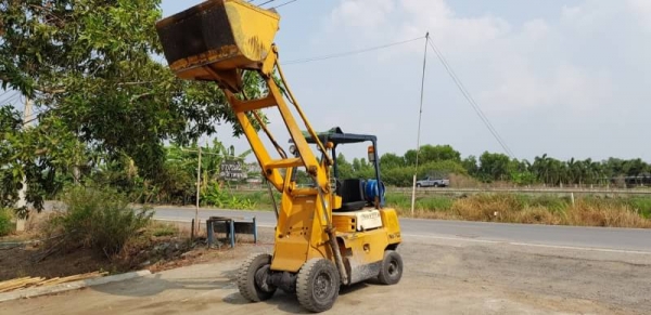 ขายด่วนรถตักยกTOYOTA4FG1.0ตักยก1ตันยกสูง2.8เมตรรถนอกเพื่งนำเข้ามายังไม่เคยใช้งานในเมืองไทยเลย