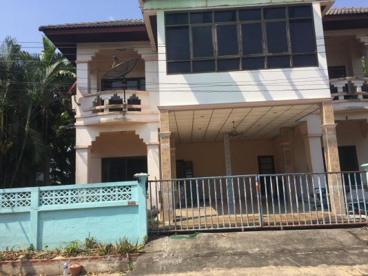 บ้าน 70 ต.รว 6 ห้องนอน 3 ห้องน้ำ มีที่จอดรถ 2 คัน