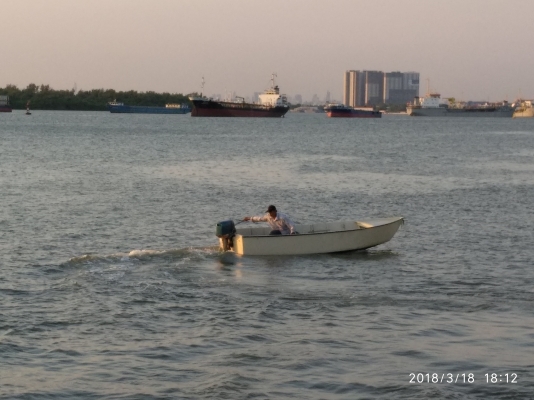 ขายเรือ 15 ฟุต เครื่อง suzuki 25 แรง สภาพพร้อมใช้ ขายเรือ 15 ฟุต เครื่อง suzuki 25 แรง สภาพพร้อมใช้