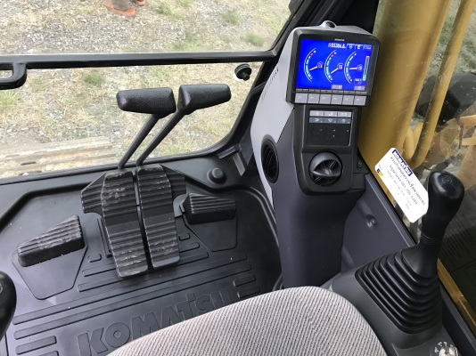 KOMATSU PC200-8MO (5000 ชั่วโมง)PM7000 ขอรูปเพิ่มได้ครับ รถสวยพร้อมใช้งาน สนใจติดต่อ 081-4283210